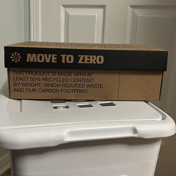 Women’s light bone vapormax 2021 flyknit - Picture 10 of 13